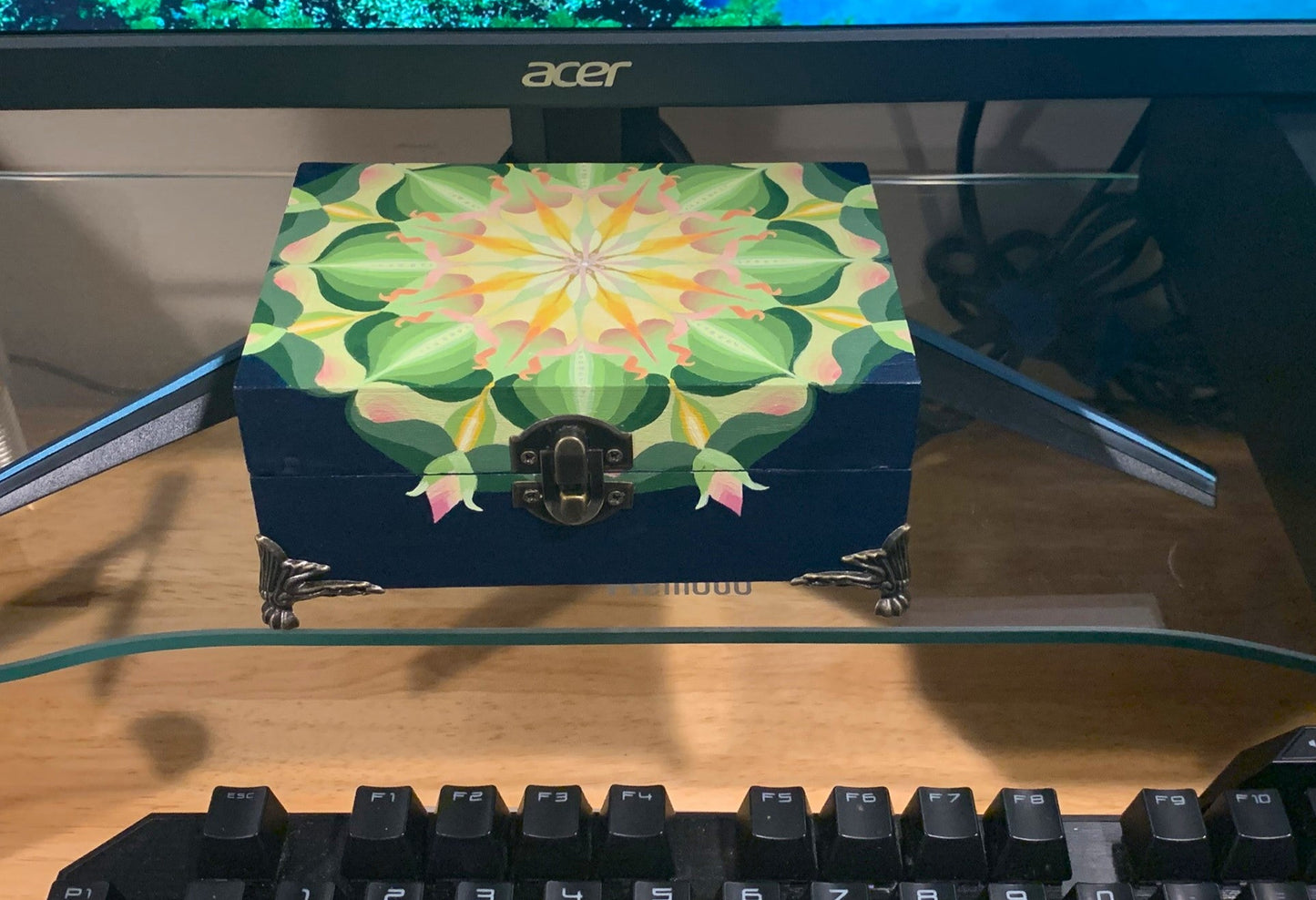 THE BEATRICE - Kaleidoscopic Burst Design in Green (Small)