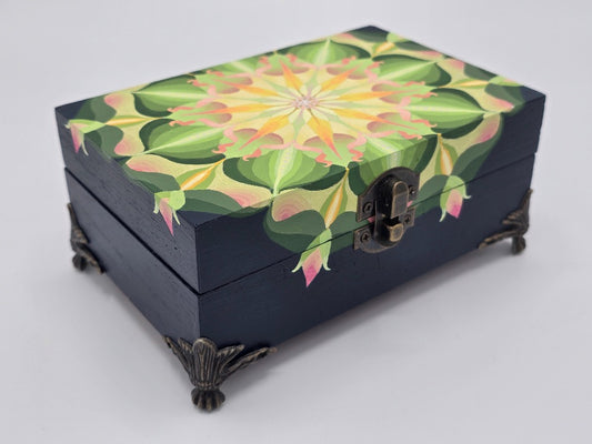 THE BEATRICE - Kaleidoscopic Burst Design in Green (Small)