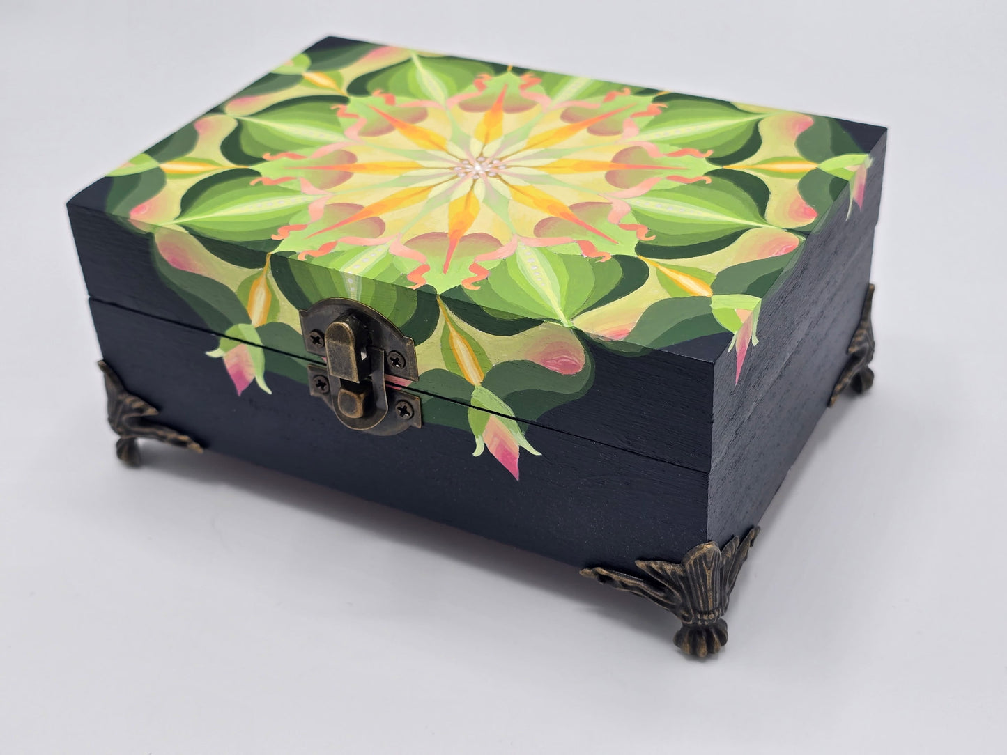 THE BEATRICE - Kaleidoscopic Burst Design in Green (Small)