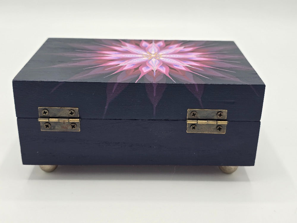 THE LUNA - Abstract Kaleidoscope Design in Pink (Small)