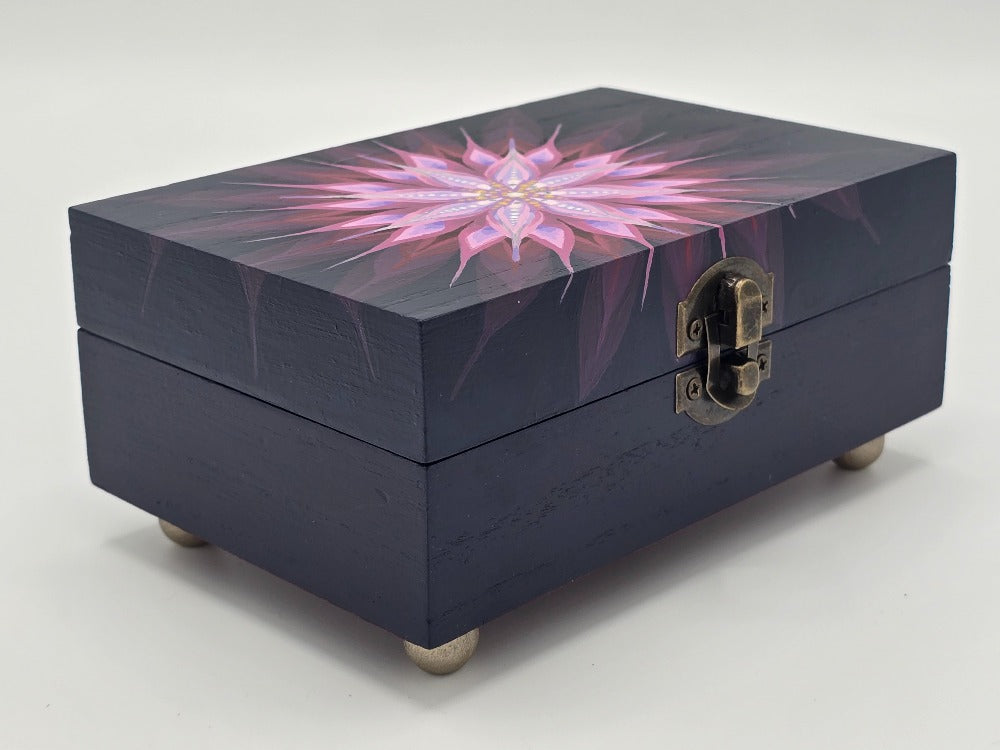 THE LUNA - Abstract Kaleidoscope Design in Pink (Small)