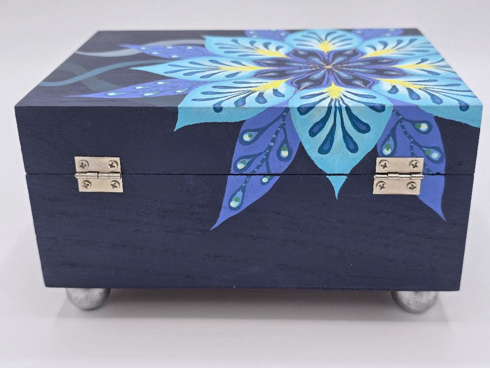 THE NICHOLAS - Abstract Floral Design in Blue (Medium)