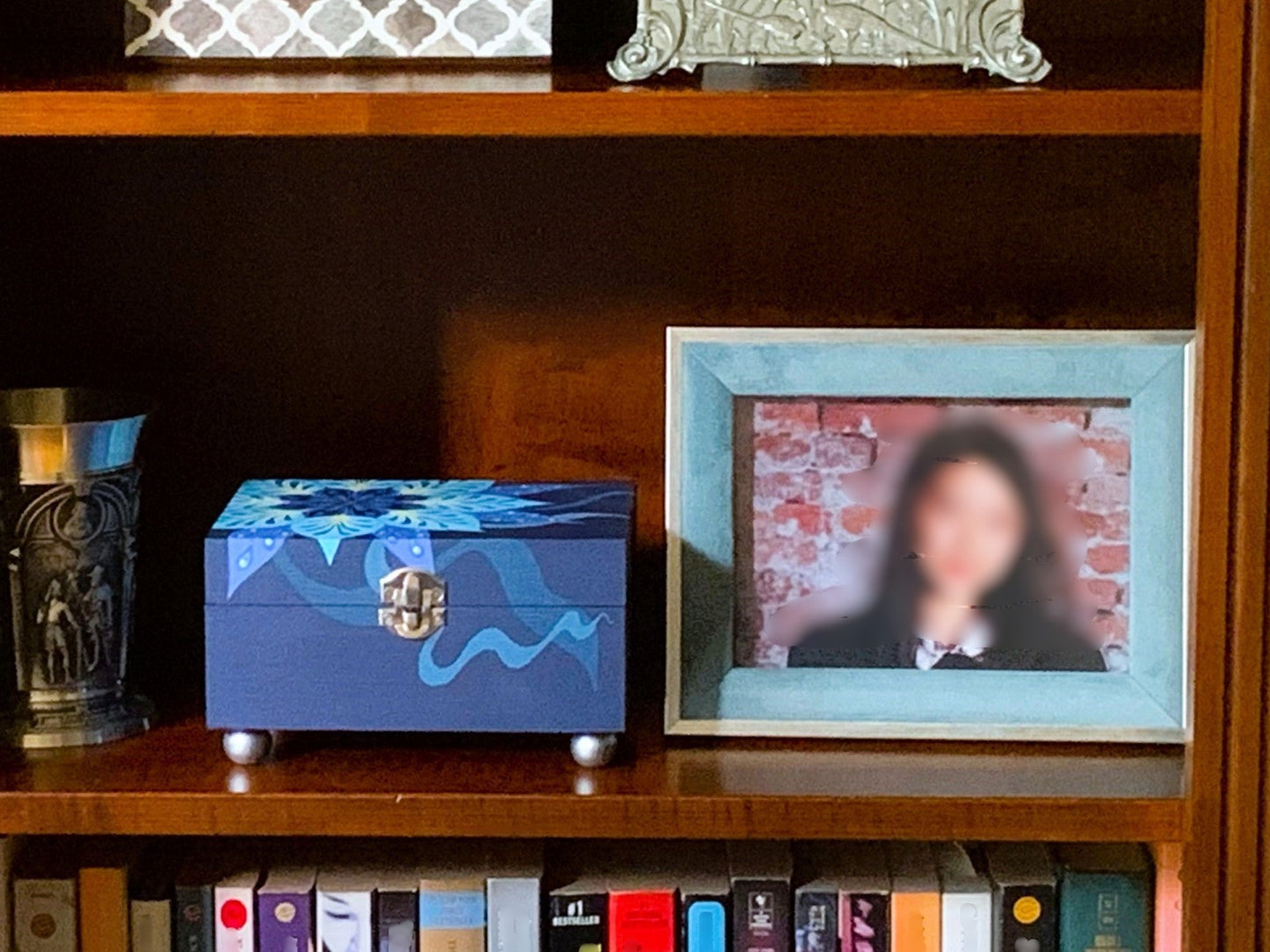 THE NICHOLAS - Abstract Floral Design in Blue (Medium)