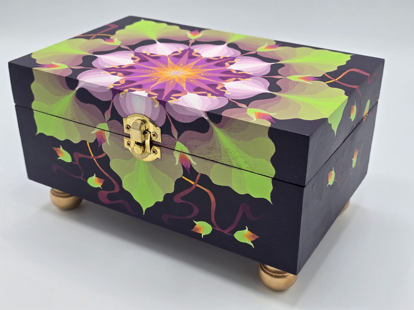 THE TEDDY - Kaleidoscopic Burst Design in Green and Purple (Large)